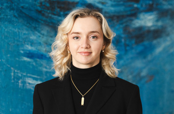 Isabel Wutscher, Juristische Mitarbeiterin Schramm Öhler Rechtsanwälte